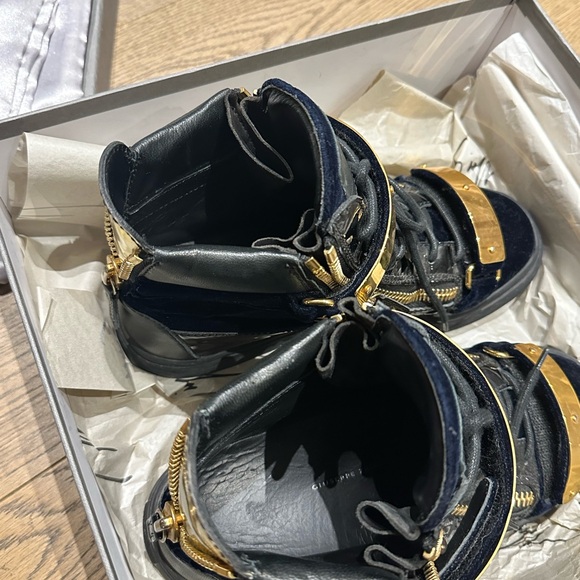 (SOLD)Giuseppe Zanotti design shoes size 38 - Picture 7 of 9